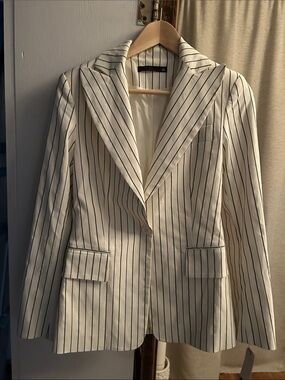 rk Cream Pinstripe Blazer - Single-Button Tailored Jacket